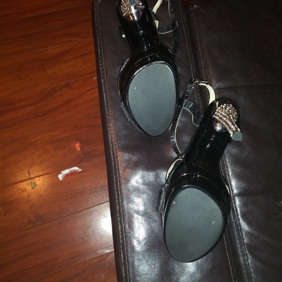 Ladies size 8 high heel shoes - Picture 7 of 7